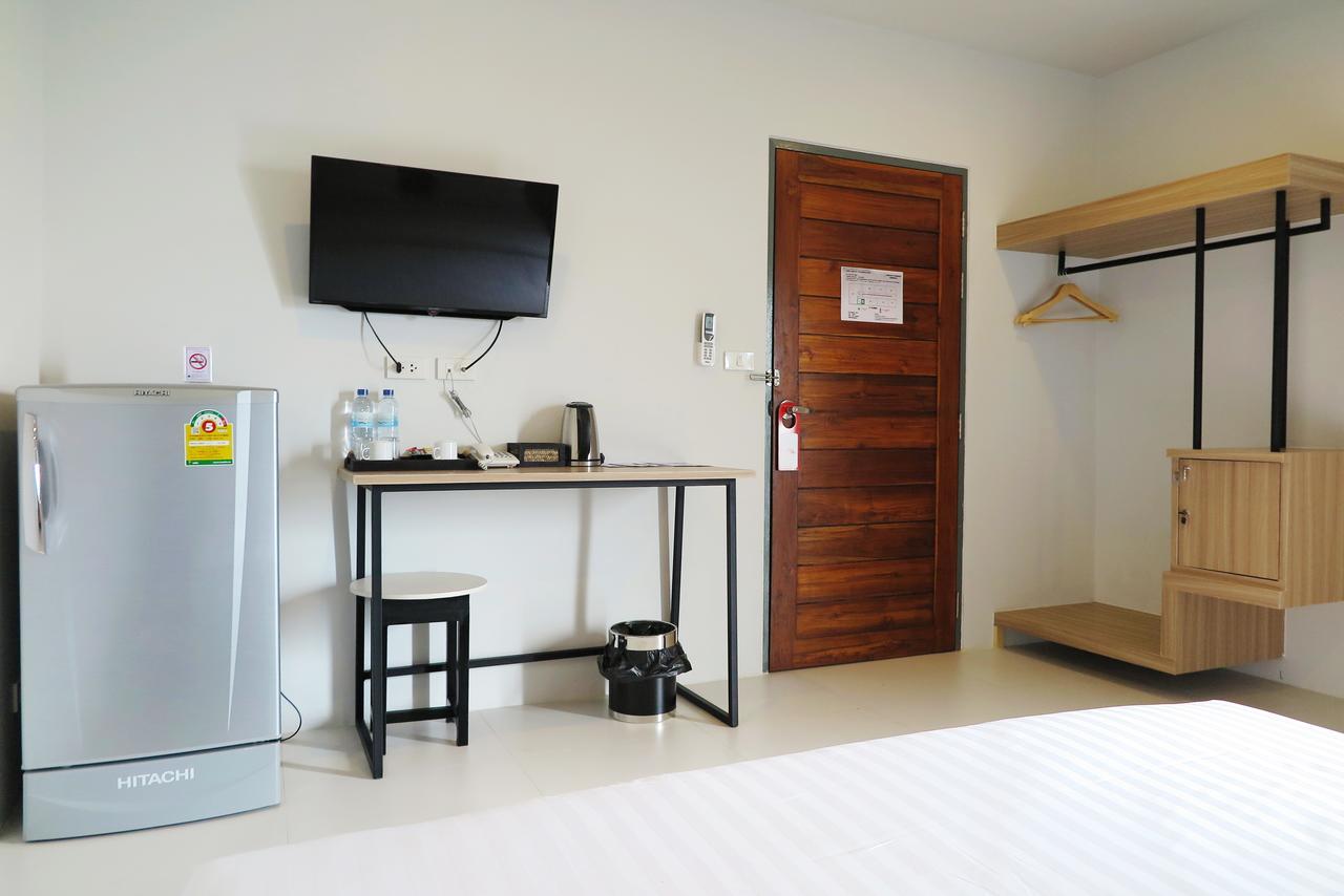 Phuket Marine Poshtel - Sha Plus Chalong Eksteriør bilde