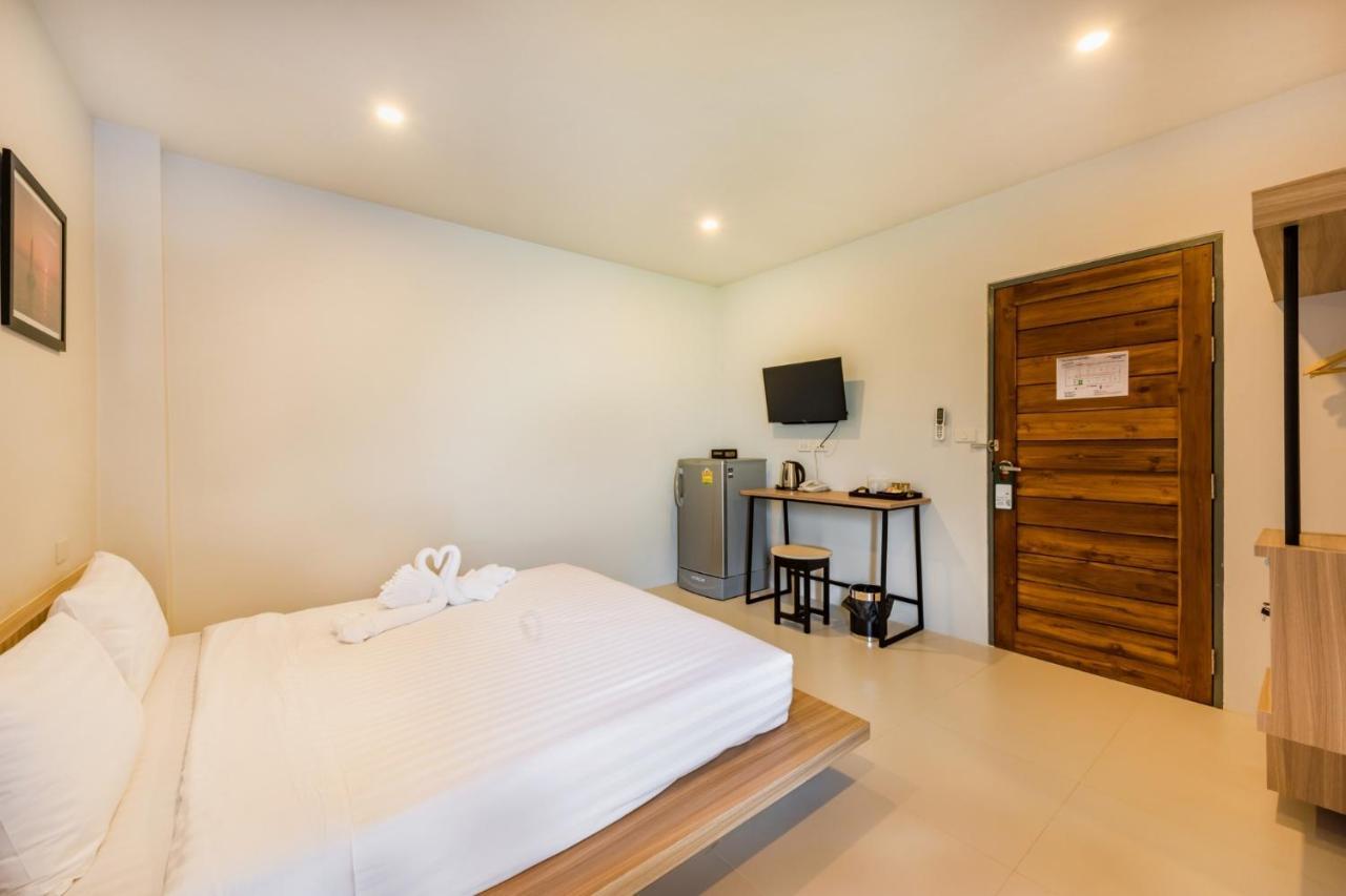Phuket Marine Poshtel - Sha Plus Chalong Eksteriør bilde